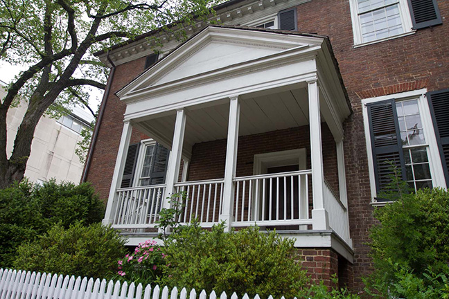 Front of the John Marshall House